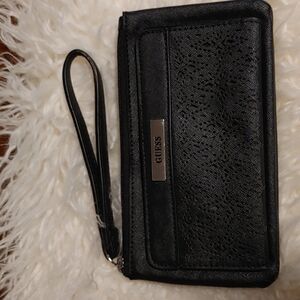 💚Guess Black Wallet/ Wristlet